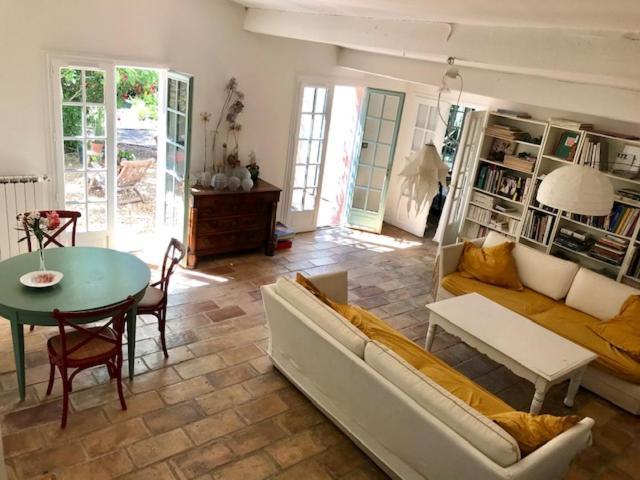 Chambres d'Hôtes dans une maison d'artiste Lunel (Herault) Exterior foto